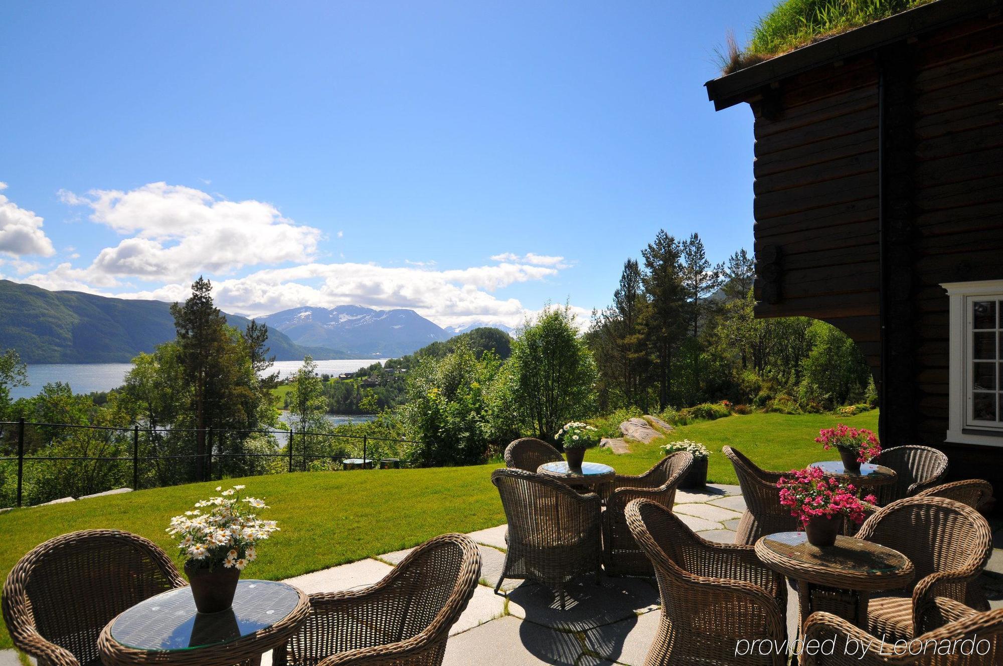 Storfjord Hotel Skodje Экстерьер фото