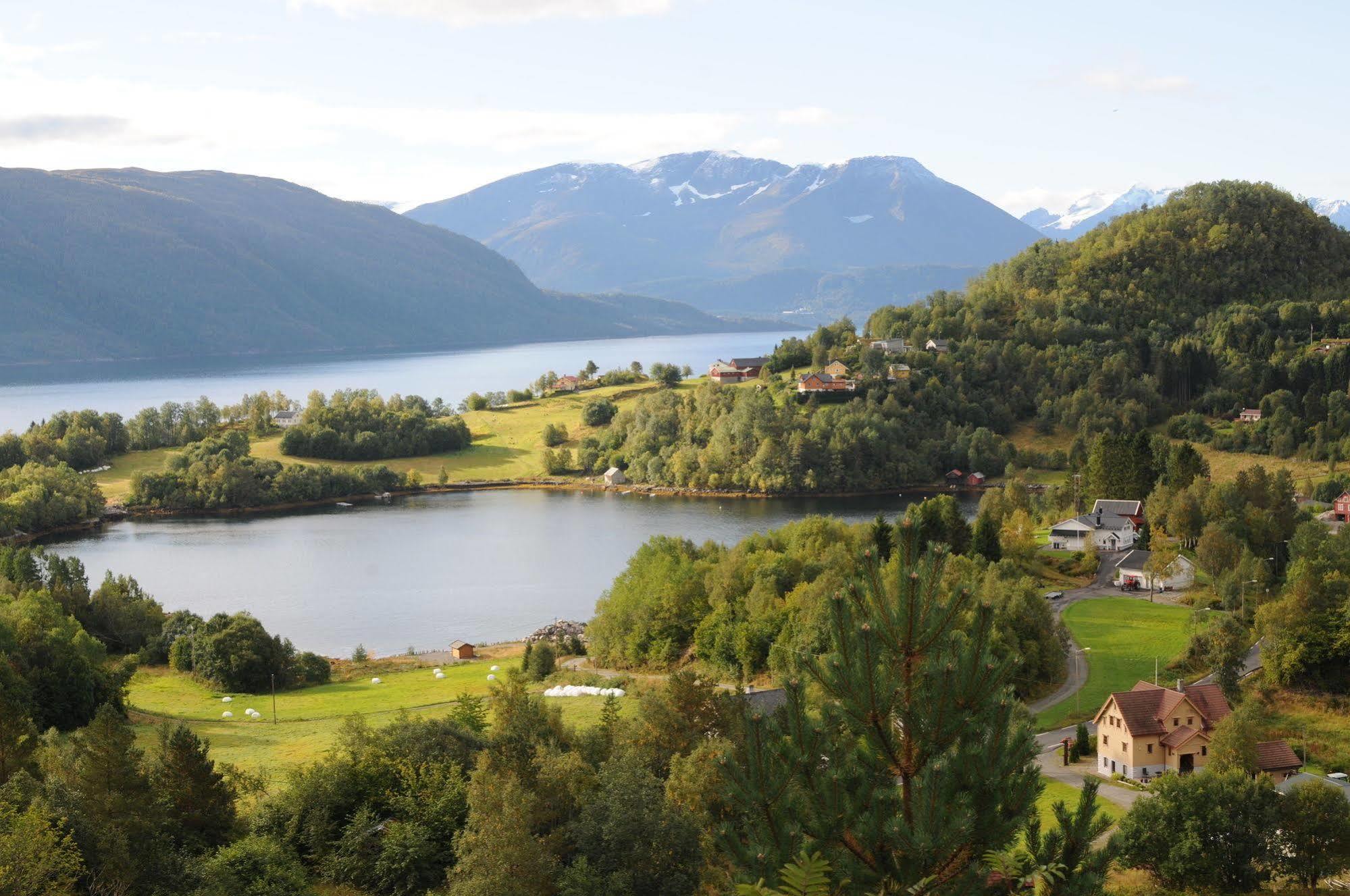 Storfjord Hotel Skodje Экстерьер фото