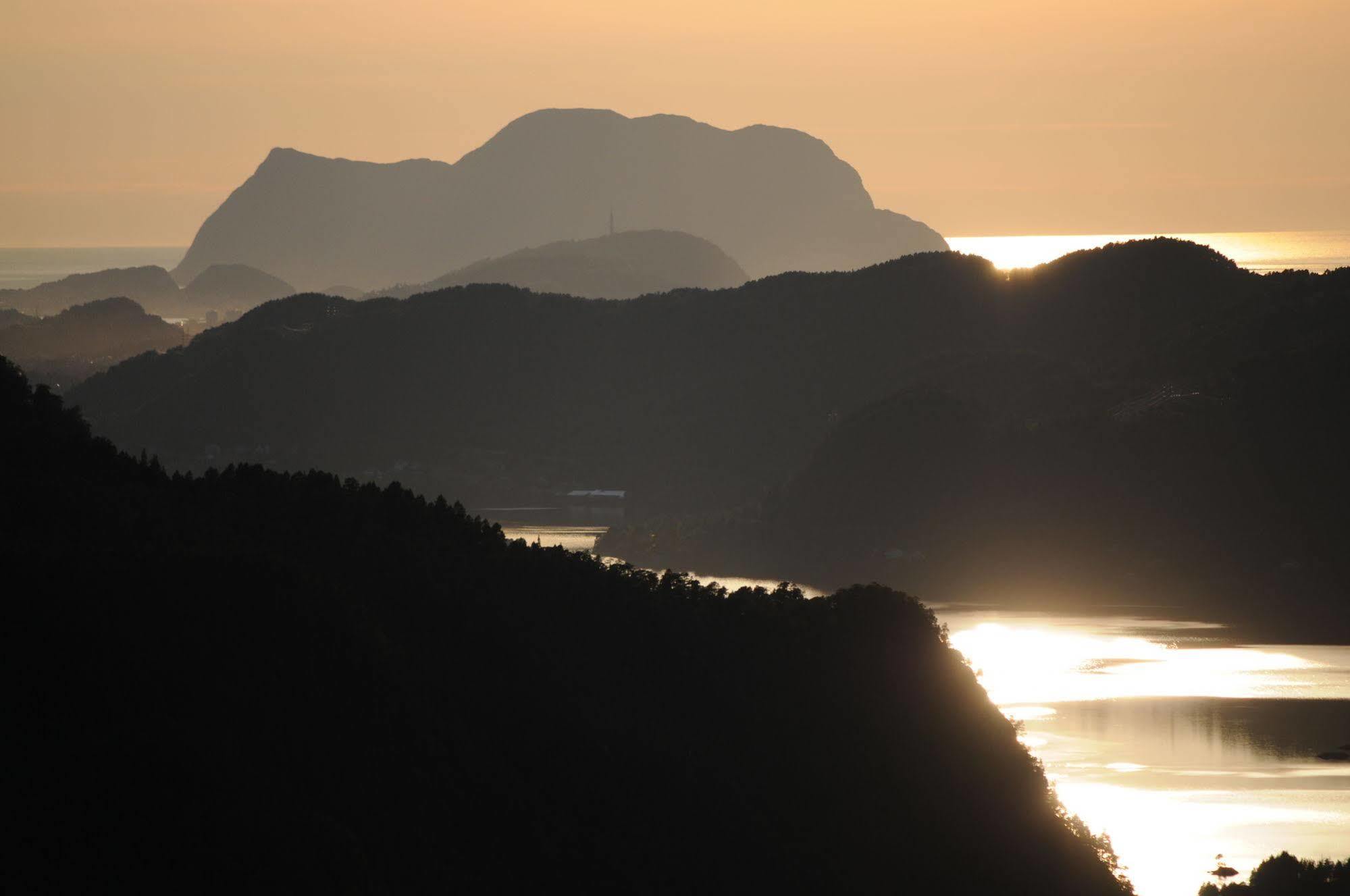 Storfjord Hotel Skodje Экстерьер фото